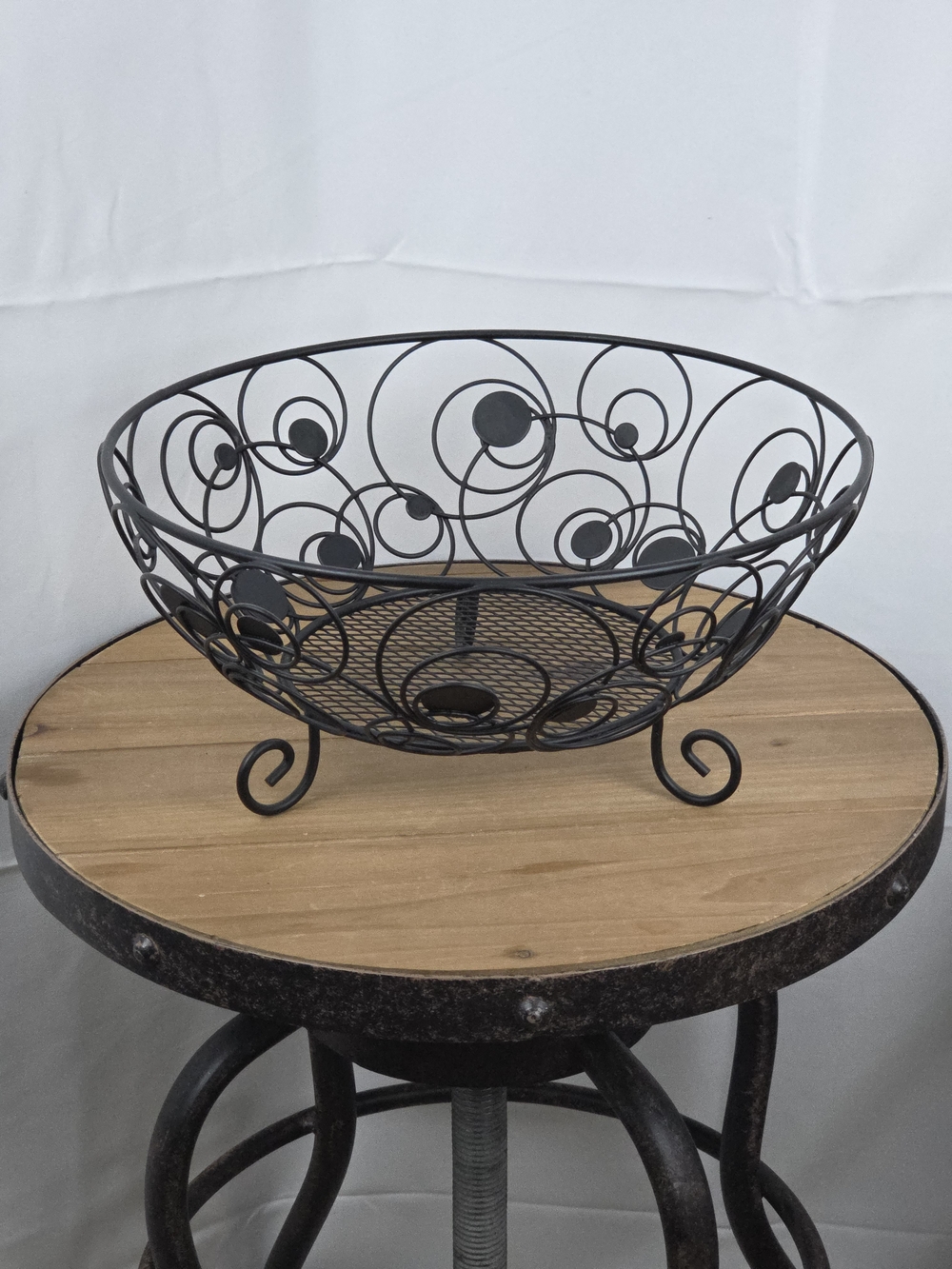 Decorative Metal Wire Fruit Bowl - Black